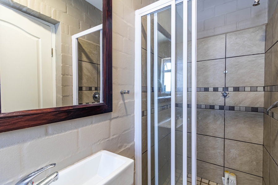 4 Bedroom Property for Sale in Yzerfontein Western Cape